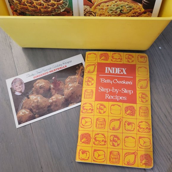 Vintage 1976 Betty Crocker STEP BY STEP Recipe Card File Library w/ Yellow Box - Picture 3 of 8